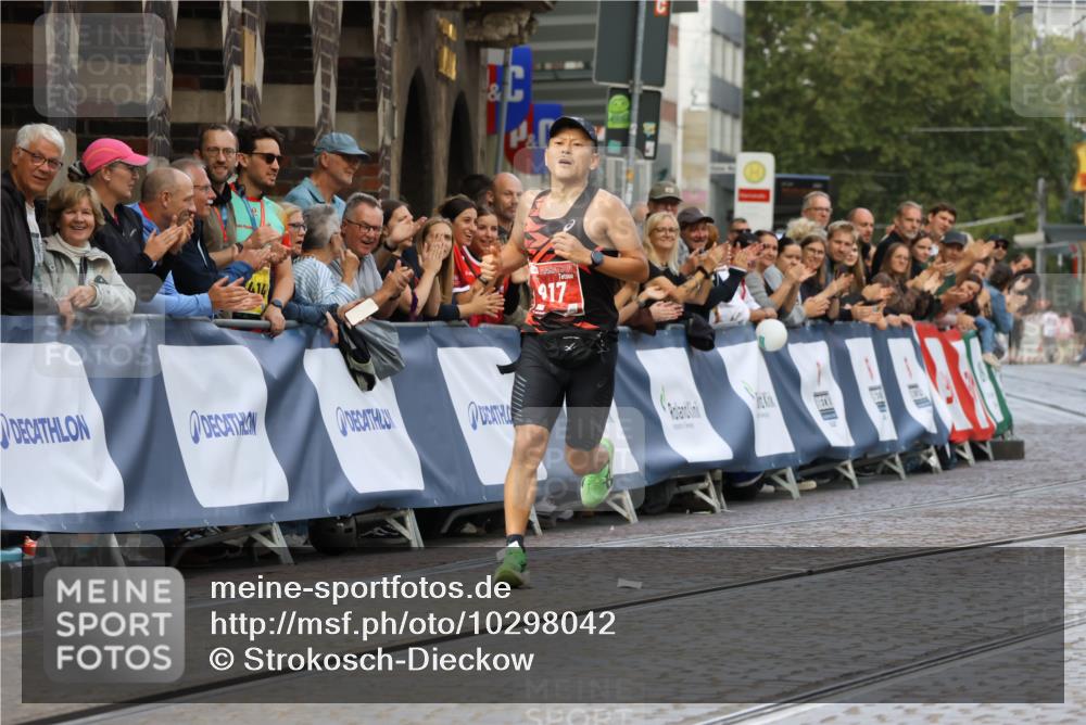 13.09.2026 - 21. swb-Marathon Bremen Strokosch-Dieckow http://msf.ph/oto/10298042 13.09.2026 12:35:01 Ziel 917, 1190, 1997, 1028 meine-sportfotos.de