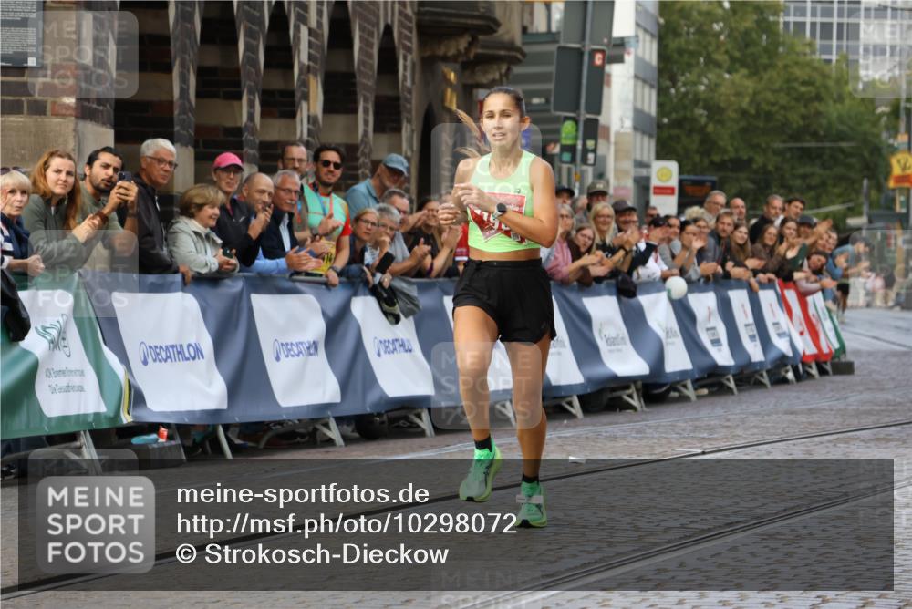 13.09.2026 - 21. swb-Marathon Bremen Strokosch-Dieckow http://msf.ph/oto/10298072 13.09.2026 12:35:04 Ziel 917, 1190, 1997, 1028 meine-sportfotos.de