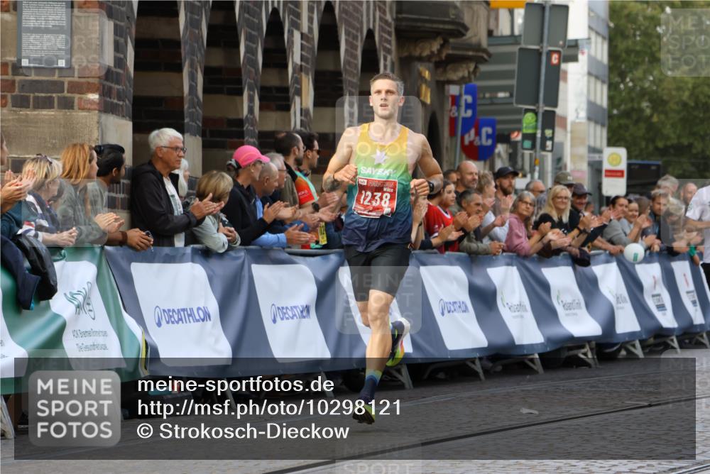 13.09.2026 - 21. swb-Marathon Bremen Strokosch-Dieckow http://msf.ph/oto/10298121 13.09.2026 12:36:11 Ziel 245, 1238 meine-sportfotos.de