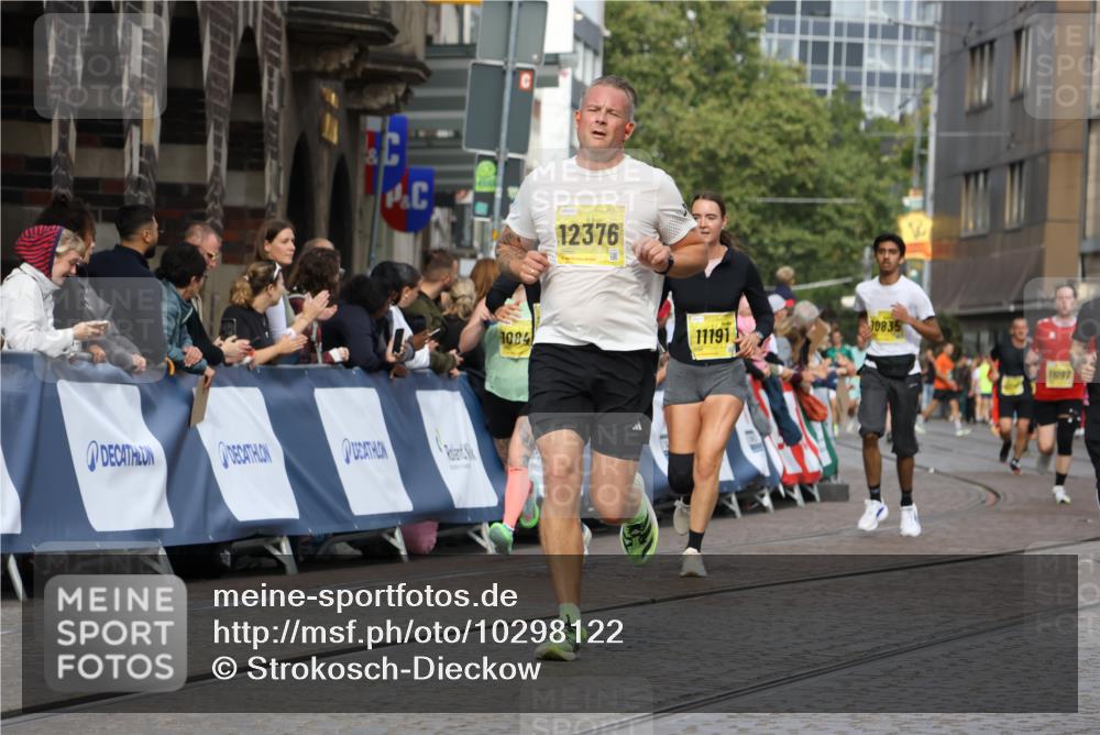 13.09.2026 - 21. swb-Marathon Bremen Strokosch-Dieckow http://msf.ph/oto/10298122 13.09.2026 10:49:32 Ziel 10294, 10392, 10514, 10566, 10655, 11316, 11567, 11621, 11891, 11896, 11984, 12132, 12149, 12450, 12529, 13577, 10709, 11007, 11717 meine-sportfotos.de