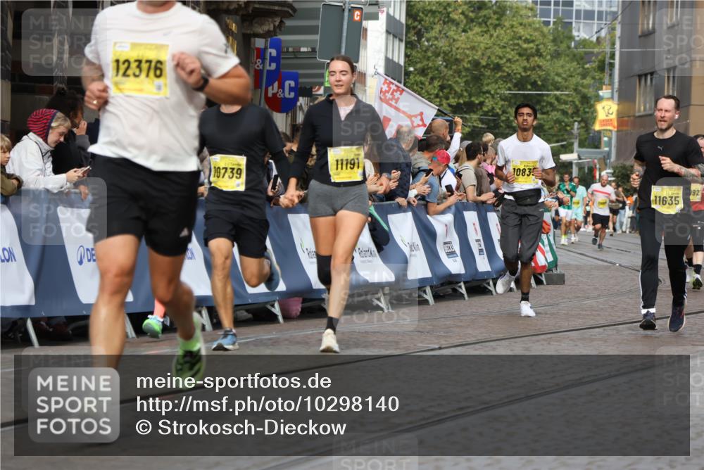13.09.2026 - 21. swb-Marathon Bremen Strokosch-Dieckow http://msf.ph/oto/10298140 13.09.2026 10:49:33 Ziel 10294, 10392, 10514, 10655, 11316, 11567, 11621, 11891, 11896, 11984, 12132, 12149, 12450, 12529, 13577, 10709, 11007, 11717 meine-sportfotos.de