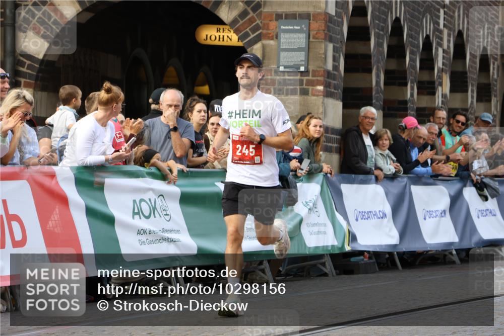 13.09.2026 - 21. swb-Marathon Bremen Strokosch-Dieckow http://msf.ph/oto/10298156 13.09.2026 12:36:16 Ziel 245, 1238, 1670 meine-sportfotos.de
