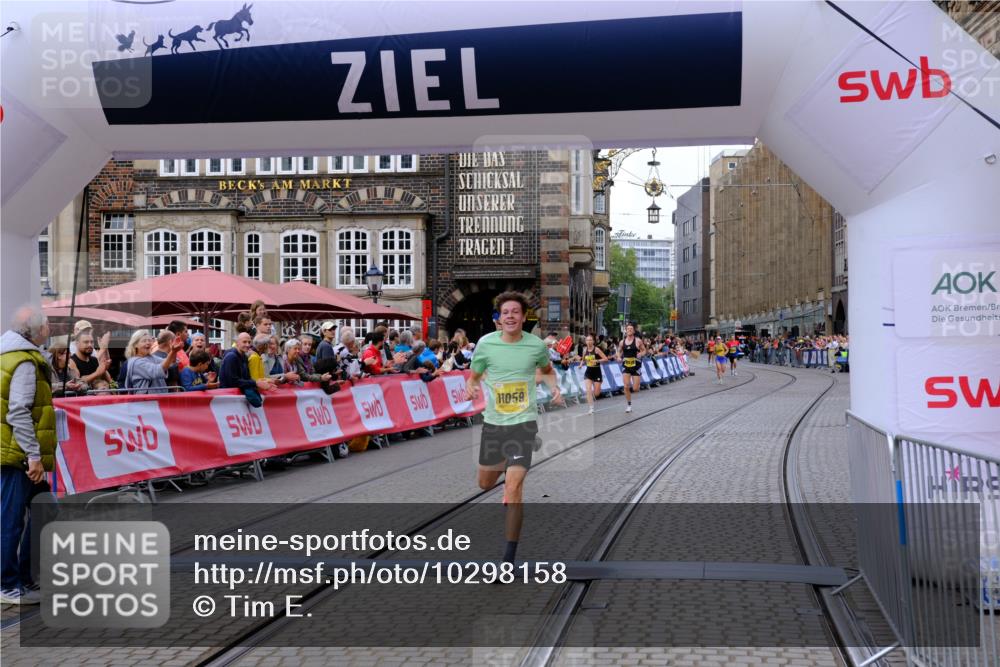 13.09.2026 - 21. swb-Marathon Bremen Tim E. http://msf.ph/oto/10298158 13.09.2026 10:33:48 Ziel 10366, 10475, 11059, 11481, 11652, 13530 meine-sportfotos.de