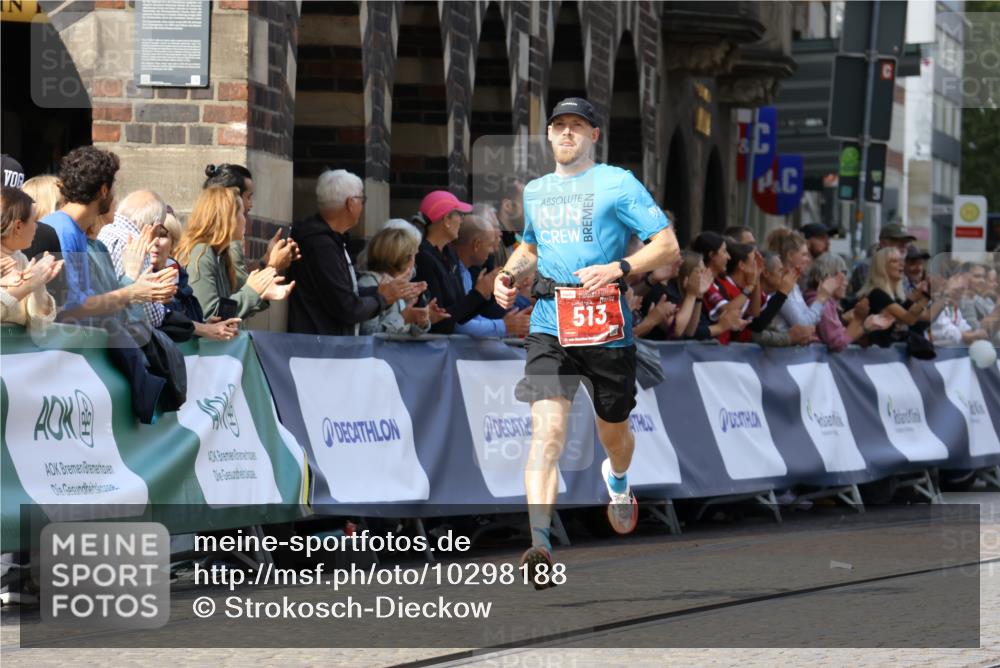 13.09.2026 - 21. swb-Marathon Bremen Strokosch-Dieckow http://msf.ph/oto/10298188 13.09.2026 12:37:45 Ziel 513, 1957 meine-sportfotos.de