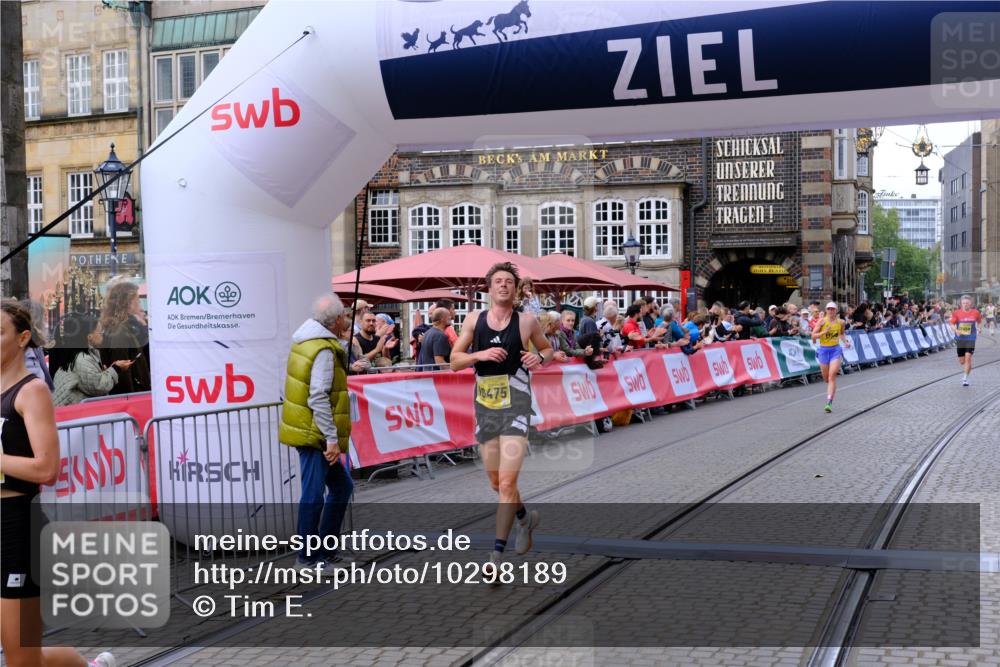 13.09.2026 - 21. swb-Marathon Bremen Tim E. http://msf.ph/oto/10298189 13.09.2026 10:33:54 Ziel 10366, 10475, 11059, 11481, 11652, 12459, 13530 meine-sportfotos.de