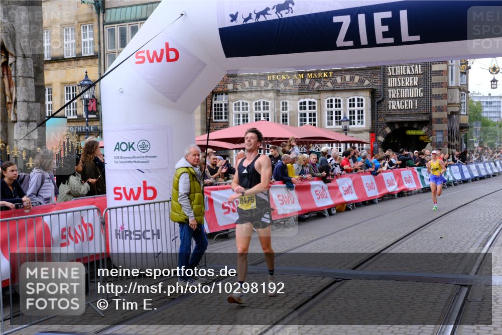 13.09.2026 - 21. swb-Marathon Bremen Tim E. http://msf.ph/oto/10298192 13.09.2026 10:33:54 Ziel 10366, 10475, 11059, 11481, 11652, 12459, 13530 meine-sportfotos.de