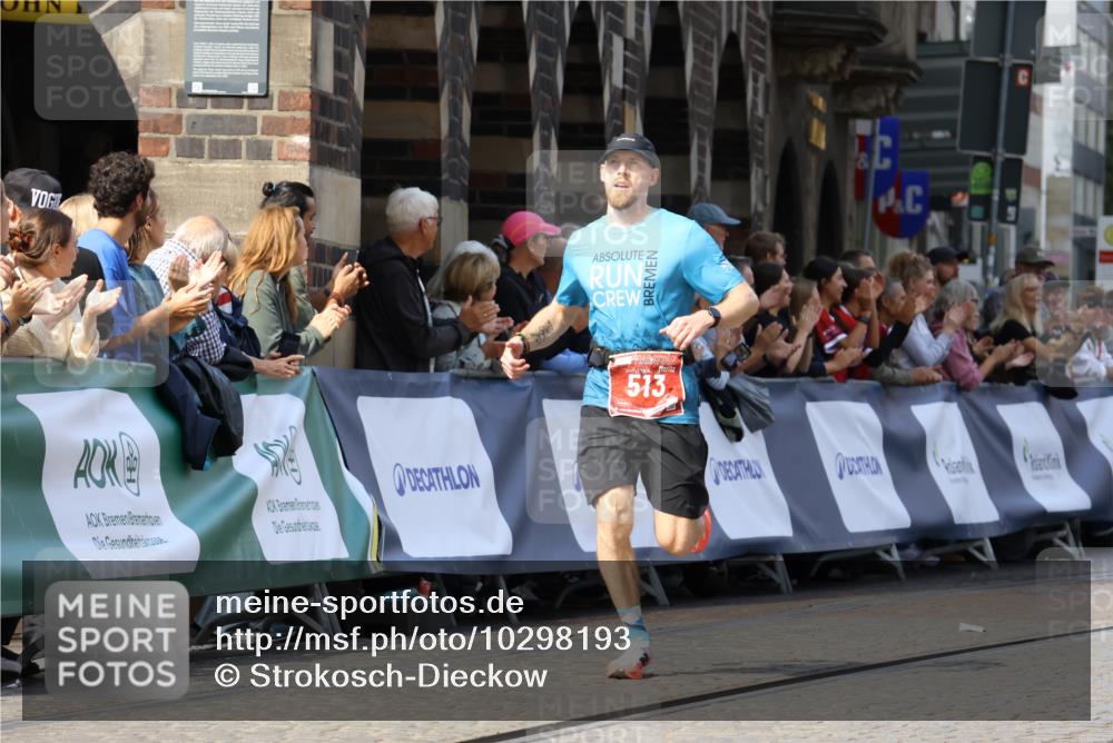13.09.2026 - 21. swb-Marathon Bremen Strokosch-Dieckow http://msf.ph/oto/10298193 13.09.2026 12:37:46 Ziel 513, 1957 meine-sportfotos.de