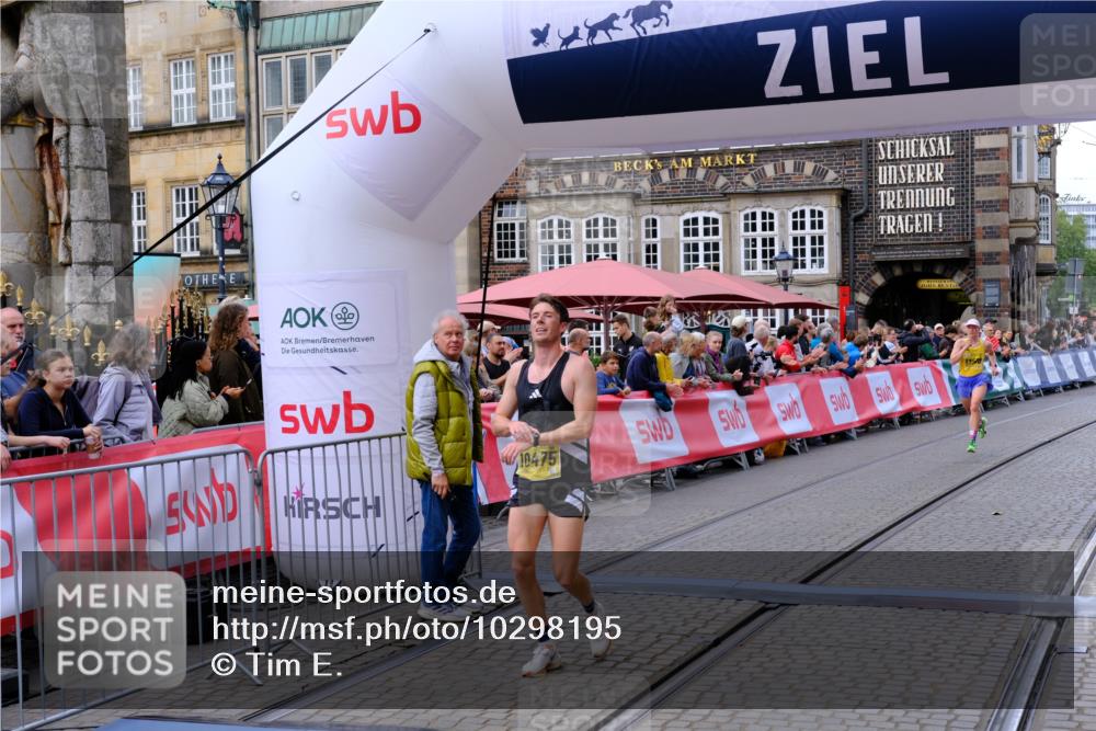 13.09.2026 - 21. swb-Marathon Bremen Tim E. http://msf.ph/oto/10298195 13.09.2026 10:33:54 Ziel 10366, 10475, 11059, 11481, 11652, 12459, 13530 meine-sportfotos.de
