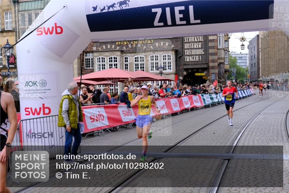 13.09.2026 - 21. swb-Marathon Bremen Tim E. http://msf.ph/oto/10298202 13.09.2026 10:33:57 Ziel 10366, 10475, 11059, 11481, 12459, 13530, 13541 meine-sportfotos.de