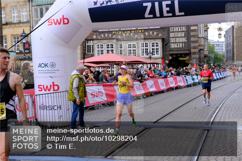 13.09.2026 - 21. swb-Marathon Bremen Tim E. http://msf.ph/oto/10298204 13.09.2026 10:33:57 Ziel 10366, 10475, 11059, 11481, 12459, 13530, 13541 meine-sportfotos.de