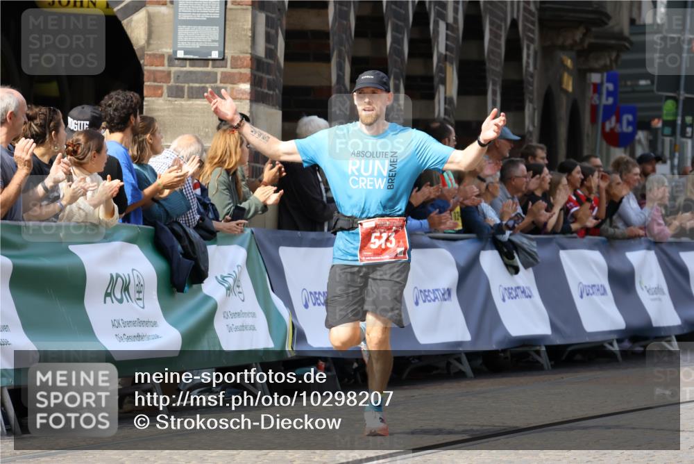 13.09.2026 - 21. swb-Marathon Bremen Strokosch-Dieckow http://msf.ph/oto/10298207 13.09.2026 12:37:46 Ziel 513, 1957 meine-sportfotos.de