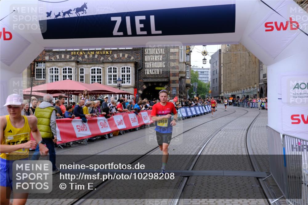 13.09.2026 - 21. swb-Marathon Bremen Tim E. http://msf.ph/oto/10298208 13.09.2026 10:33:58 Ziel 10366, 10475, 11059, 11481, 12459, 13530, 13541 meine-sportfotos.de