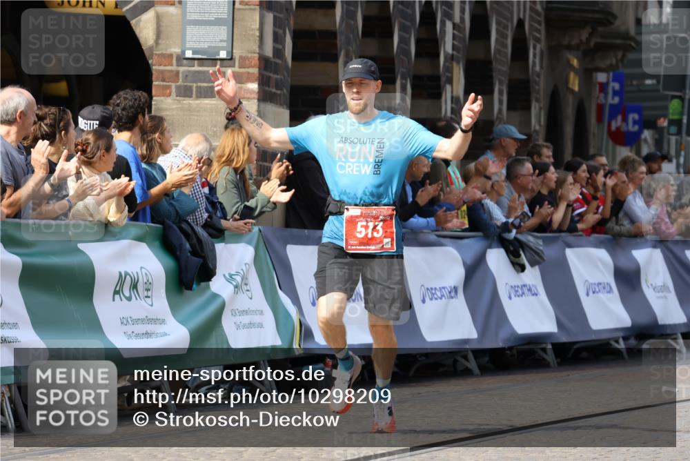 13.09.2026 - 21. swb-Marathon Bremen Strokosch-Dieckow http://msf.ph/oto/10298209 13.09.2026 12:37:46 Ziel 513, 1957 meine-sportfotos.de