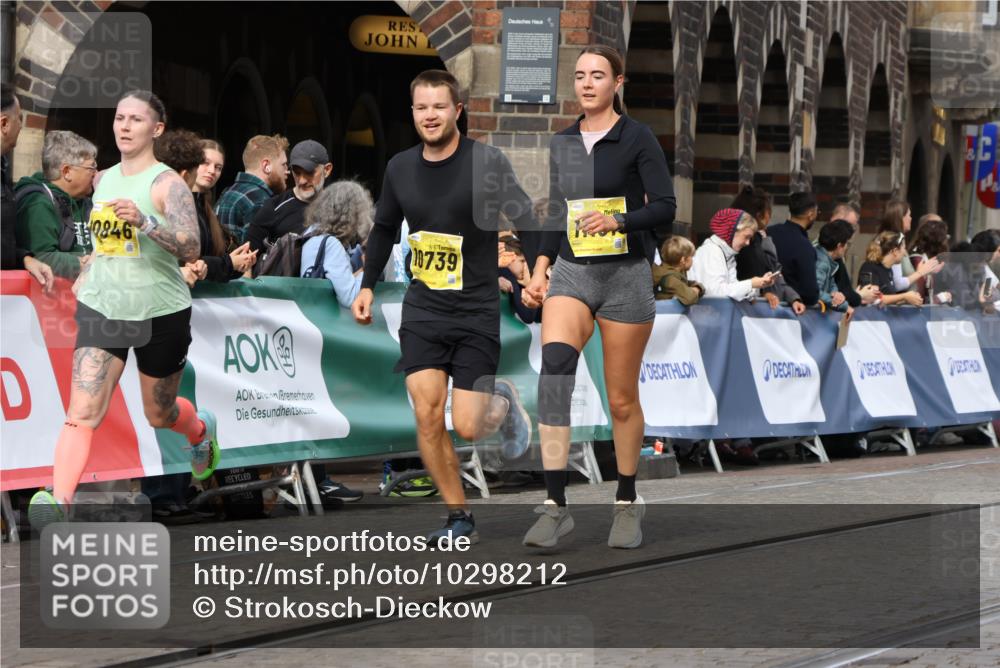 13.09.2026 - 21. swb-Marathon Bremen Strokosch-Dieckow http://msf.ph/oto/10298212 13.09.2026 10:49:36 Ziel 10294, 10392, 10514, 10655, 10846, 11316, 11567, 11621, 11896, 11984, 12132, 12149, 12376, 12450, 12529, 13577, 10508, 10709, 11007, 11183, 11717 meine-sportfotos.de