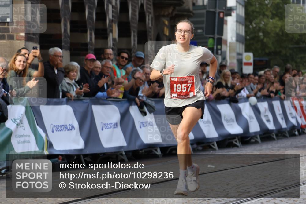 13.09.2026 - 21. swb-Marathon Bremen Strokosch-Dieckow http://msf.ph/oto/10298236 13.09.2026 12:37:50 Ziel 513, 1957 meine-sportfotos.de