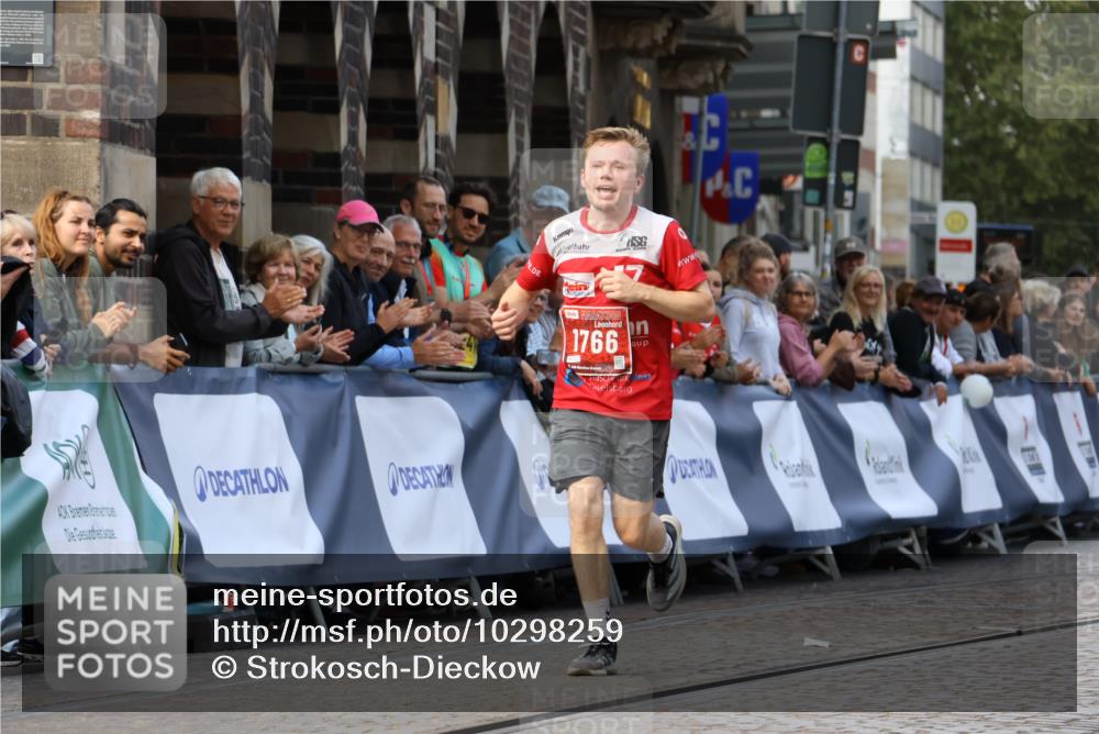 13.09.2026 - 21. swb-Marathon Bremen Strokosch-Dieckow http://msf.ph/oto/10298259 13.09.2026 12:38:04 Ziel 1766 meine-sportfotos.de