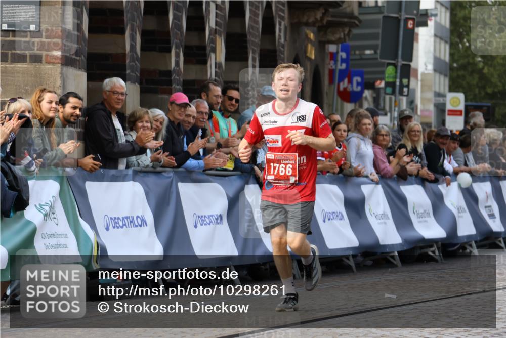 13.09.2026 - 21. swb-Marathon Bremen Strokosch-Dieckow http://msf.ph/oto/10298261 13.09.2026 12:38:04 Ziel 1766 meine-sportfotos.de