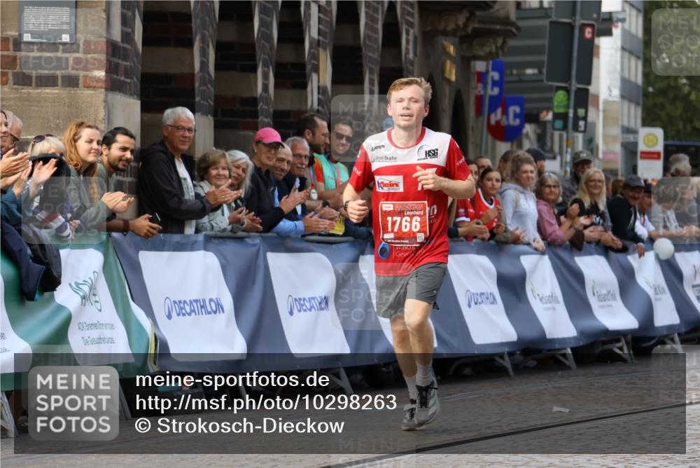 13.09.2026 - 21. swb-Marathon Bremen Strokosch-Dieckow http://msf.ph/oto/10298263 13.09.2026 12:38:04 Ziel 1766 meine-sportfotos.de