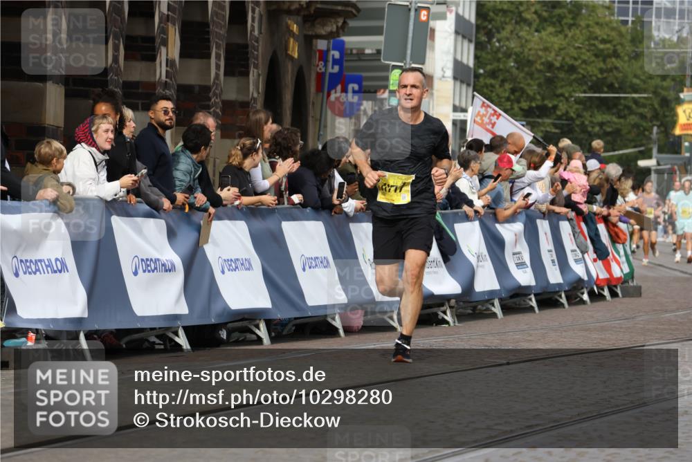 13.09.2026 - 21. swb-Marathon Bremen Strokosch-Dieckow http://msf.ph/oto/10298280 13.09.2026 10:49:44 Ziel 10294, 10655, 10739, 10835, 10846, 10910, 11092, 11191, 11621, 11635, 12376, 10452, 10508, 10593, 10966, 11005, 11035, 11183, 12380 meine-sportfotos.de