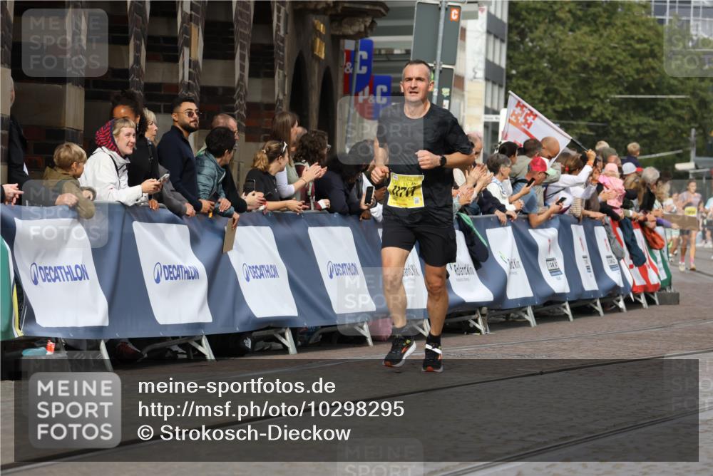 13.09.2026 - 21. swb-Marathon Bremen Strokosch-Dieckow http://msf.ph/oto/10298295 13.09.2026 10:49:44 Ziel 10294, 10655, 10739, 10835, 10846, 10910, 11092, 11191, 11621, 11635, 12376, 10452, 10508, 10593, 10966, 11005, 11035, 11183, 12380 meine-sportfotos.de