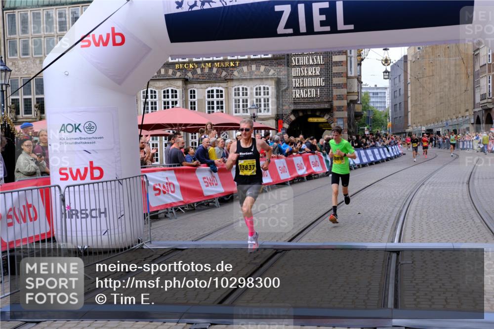 13.09.2026 - 21. swb-Marathon Bremen Tim E. http://msf.ph/oto/10298300 13.09.2026 10:34:53 Ziel 10818, 12540, 13637 meine-sportfotos.de