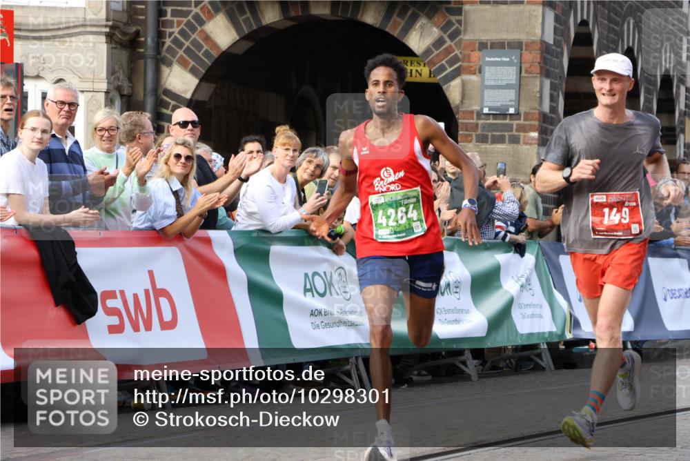 13.09.2026 - 21. swb-Marathon Bremen Strokosch-Dieckow http://msf.ph/oto/10298301 13.09.2026 12:40:36 Ziel 149, 1263, 3662 meine-sportfotos.de