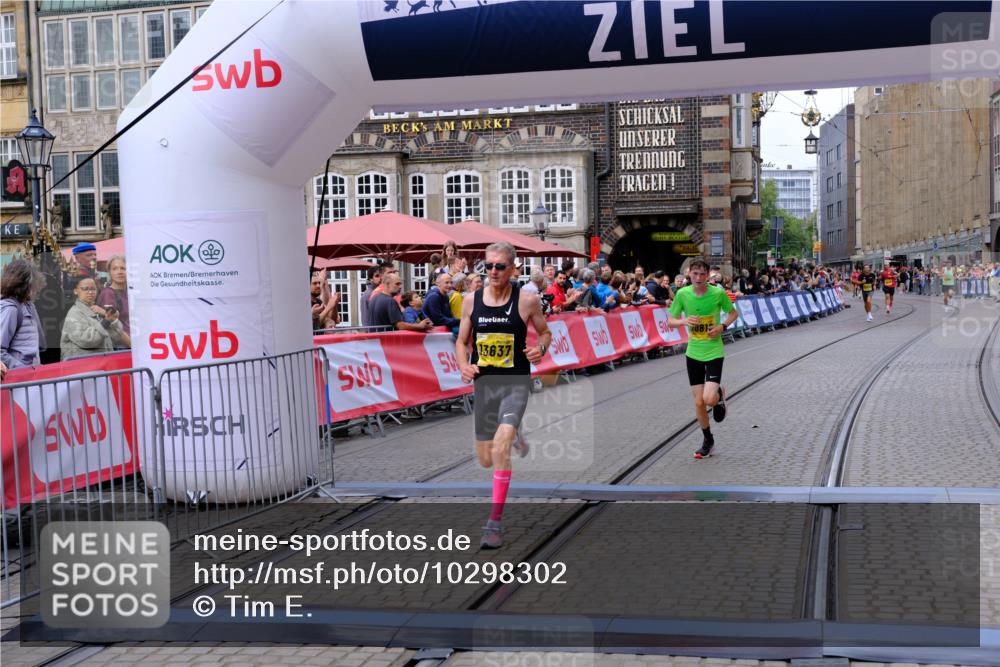 13.09.2026 - 21. swb-Marathon Bremen Tim E. http://msf.ph/oto/10298302 13.09.2026 10:34:54 Ziel 10818, 12413, 12540, 13637 meine-sportfotos.de