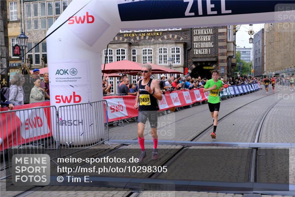 13.09.2026 - 21. swb-Marathon Bremen Tim E. http://msf.ph/oto/10298305 13.09.2026 10:34:54 Ziel 10818, 12413, 12540, 13637 meine-sportfotos.de