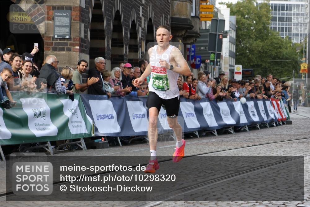 13.09.2026 - 21. swb-Marathon Bremen Strokosch-Dieckow http://msf.ph/oto/10298320 13.09.2026 12:40:44 Ziel 642, 1263 meine-sportfotos.de