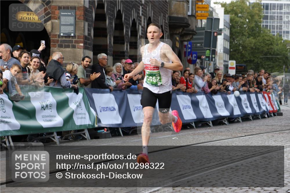 13.09.2026 - 21. swb-Marathon Bremen Strokosch-Dieckow http://msf.ph/oto/10298322 13.09.2026 12:40:44 Ziel 642, 1263 meine-sportfotos.de