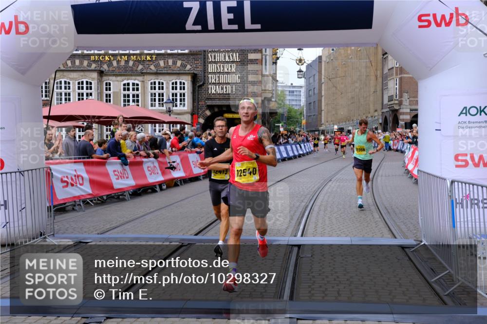 13.09.2026 - 21. swb-Marathon Bremen Tim E. http://msf.ph/oto/10298327 13.09.2026 10:35:02 Ziel 10818, 11197, 11964, 12358, 12413, 12540, 13637 meine-sportfotos.de