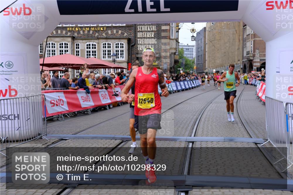13.09.2026 - 21. swb-Marathon Bremen Tim E. http://msf.ph/oto/10298329 13.09.2026 10:35:02 Ziel 10818, 11197, 11964, 12358, 12413, 12540, 13637 meine-sportfotos.de