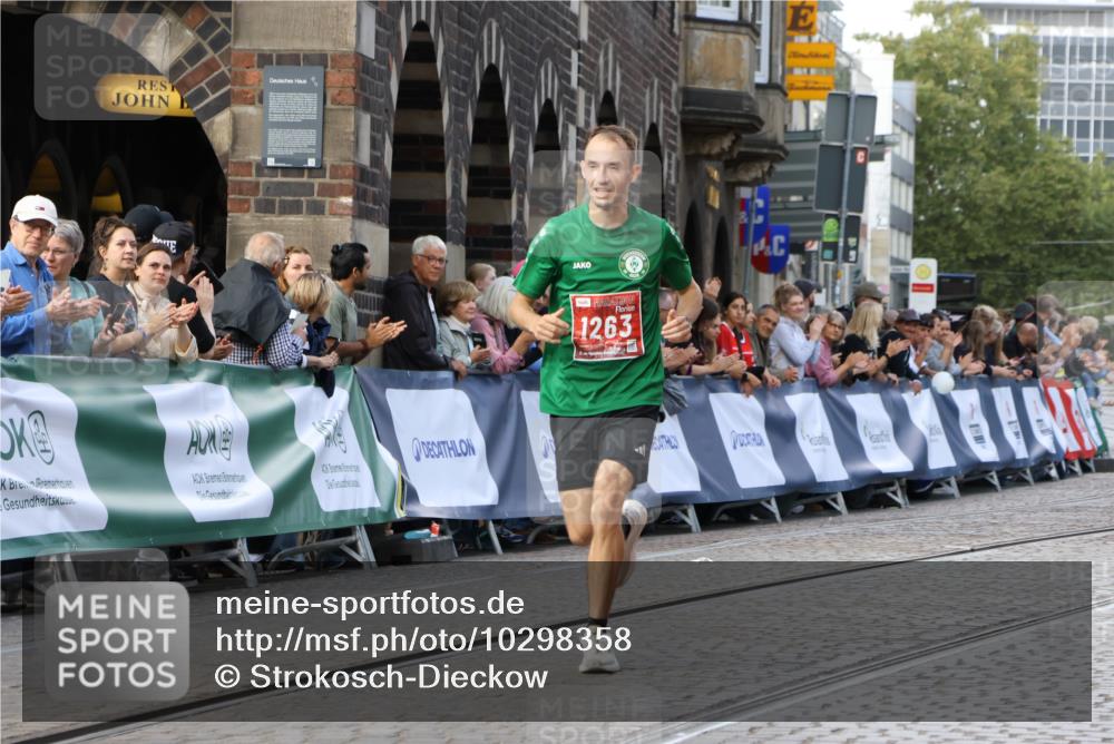 13.09.2026 - 21. swb-Marathon Bremen Strokosch-Dieckow http://msf.ph/oto/10298358 13.09.2026 12:41:12 Ziel 642, 1263, 3662 meine-sportfotos.de