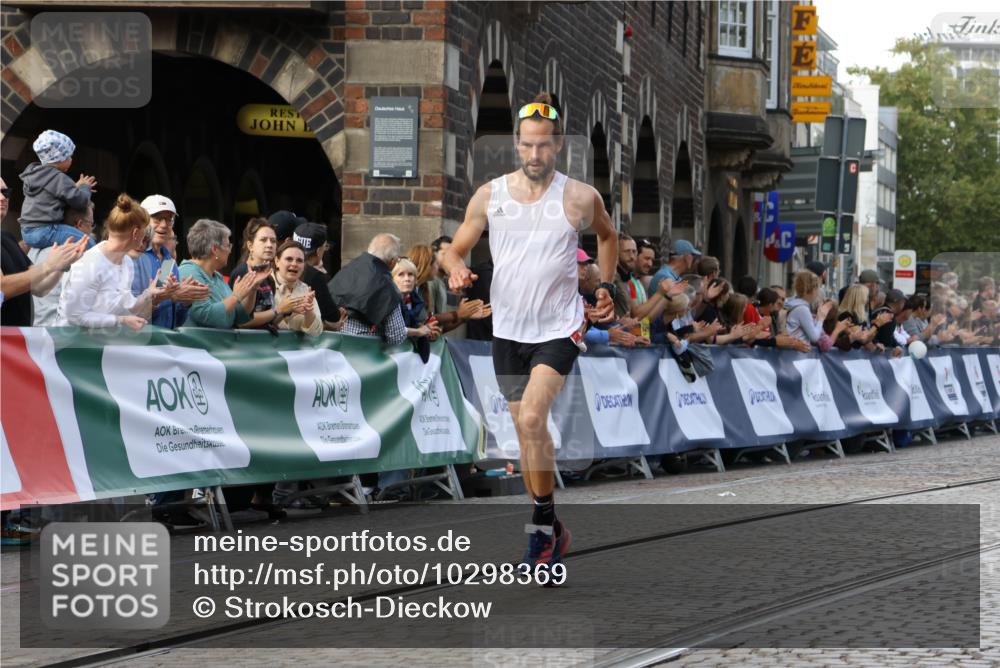 13.09.2026 - 21. swb-Marathon Bremen Strokosch-Dieckow http://msf.ph/oto/10298369 13.09.2026 12:41:24 Ziel 634, 642, 1139 meine-sportfotos.de