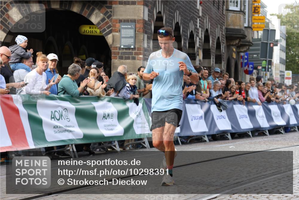 13.09.2026 - 21. swb-Marathon Bremen Strokosch-Dieckow http://msf.ph/oto/10298391 13.09.2026 12:41:35 Ziel 634, 129 meine-sportfotos.de