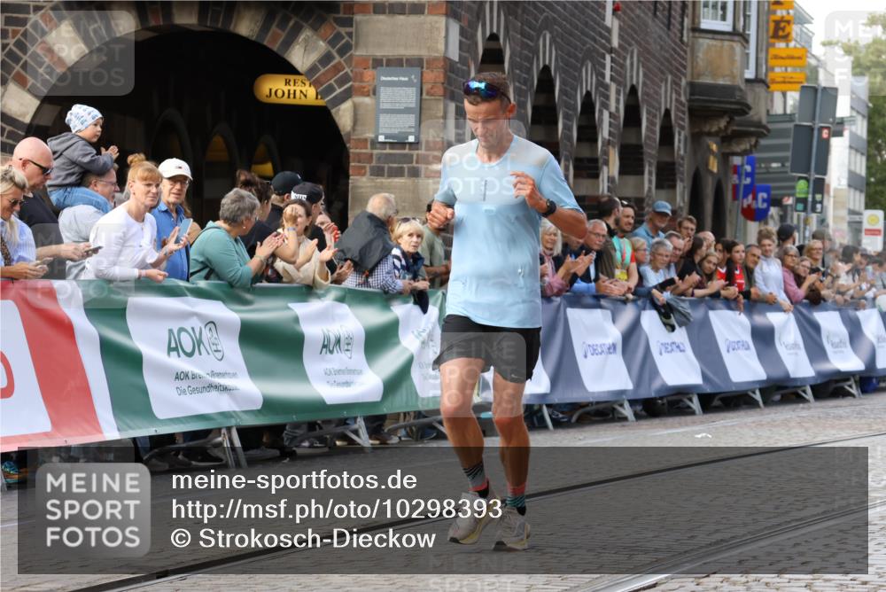 13.09.2026 - 21. swb-Marathon Bremen Strokosch-Dieckow http://msf.ph/oto/10298393 13.09.2026 12:41:35 Ziel 634, 129 meine-sportfotos.de