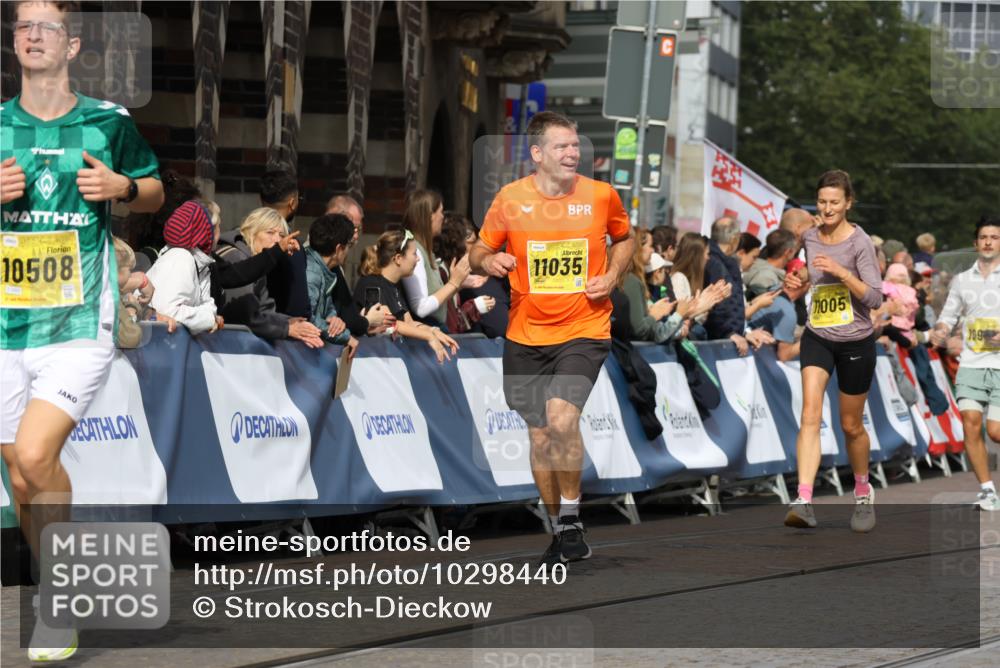 13.09.2026 - 21. swb-Marathon Bremen Strokosch-Dieckow http://msf.ph/oto/10298440 13.09.2026 10:49:59 Ziel 10709, 10835, 10910, 11007, 11092, 11635, 11717, 10876, 11111, 11128, 11415, 12240, 12510 meine-sportfotos.de