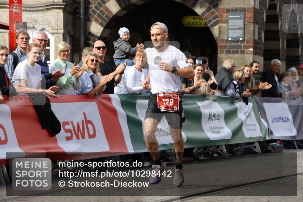 13.09.2026 - 21. swb-Marathon Bremen Strokosch-Dieckow http://msf.ph/oto/10298442 13.09.2026 12:42:11 Ziel 129 meine-sportfotos.de
