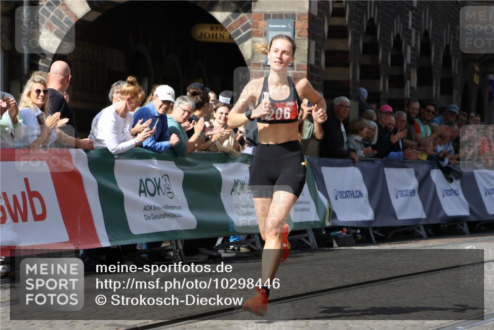 13.09.2026 - 21. swb-Marathon Bremen Strokosch-Dieckow http://msf.ph/oto/10298446 13.09.2026 12:43:03 Ziel 206, 236 meine-sportfotos.de