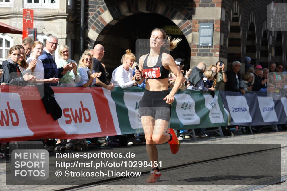 13.09.2026 - 21. swb-Marathon Bremen Strokosch-Dieckow http://msf.ph/oto/10298461 13.09.2026 12:43:04 Ziel 206, 236 meine-sportfotos.de