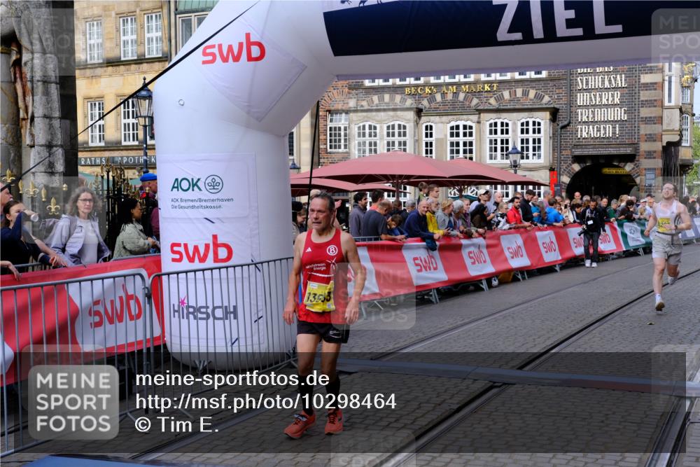 13.09.2026 - 21. swb-Marathon Bremen Tim E. http://msf.ph/oto/10298464 13.09.2026 10:35:46 Ziel 10994, 11068, 11176, 11345, 11512, 12289, 13514, 13540, 13583, 13590, 13619 meine-sportfotos.de