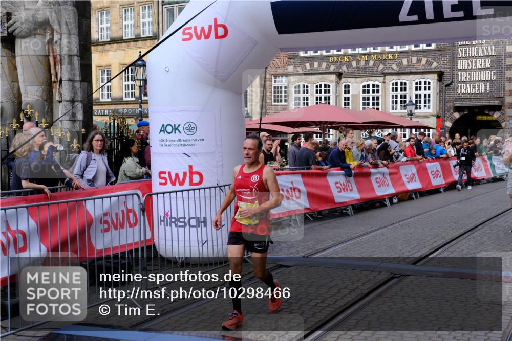 13.09.2026 - 21. swb-Marathon Bremen Tim E. http://msf.ph/oto/10298466 13.09.2026 10:35:46 Ziel 10994, 11068, 11176, 11345, 11512, 12289, 13514, 13540, 13583, 13590, 13619 meine-sportfotos.de