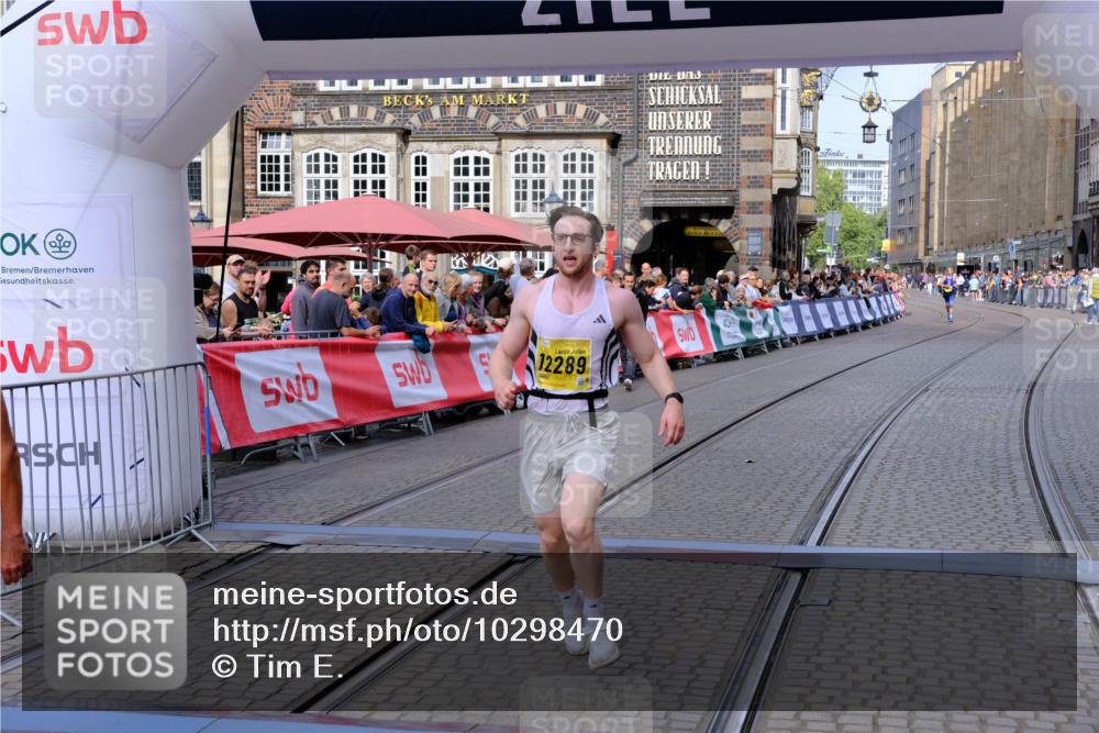 13.09.2026 - 21. swb-Marathon Bremen Tim E. http://msf.ph/oto/10298470 13.09.2026 10:35:47 Ziel 11068, 11176, 11345, 12289, 13514, 13540, 13583, 13590, 13619 meine-sportfotos.de