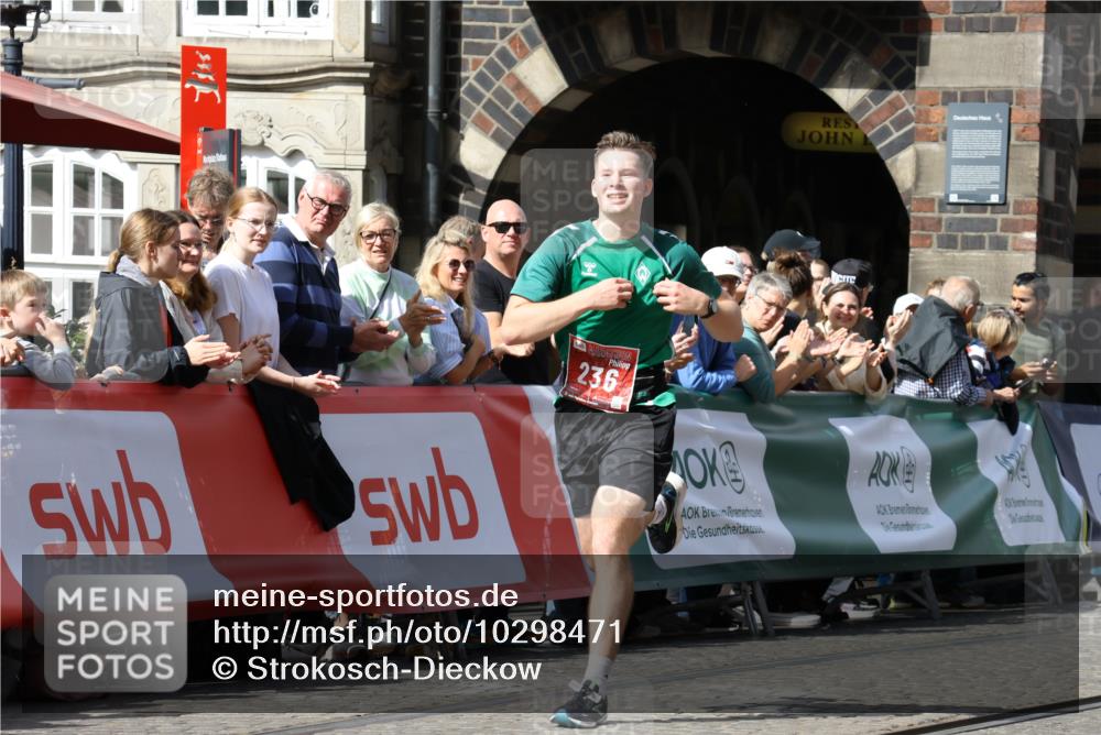 13.09.2026 - 21. swb-Marathon Bremen Strokosch-Dieckow http://msf.ph/oto/10298471 13.09.2026 12:43:11 Ziel 236 meine-sportfotos.de