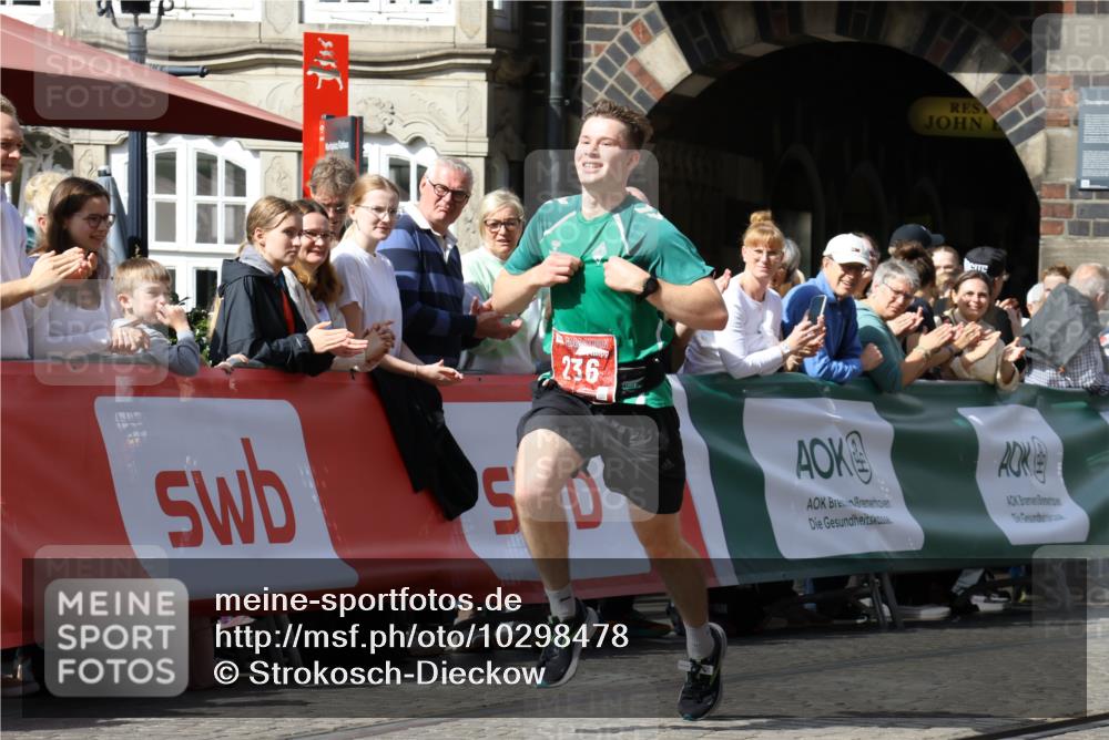 13.09.2026 - 21. swb-Marathon Bremen Strokosch-Dieckow http://msf.ph/oto/10298478 13.09.2026 12:43:12 Ziel 236 meine-sportfotos.de