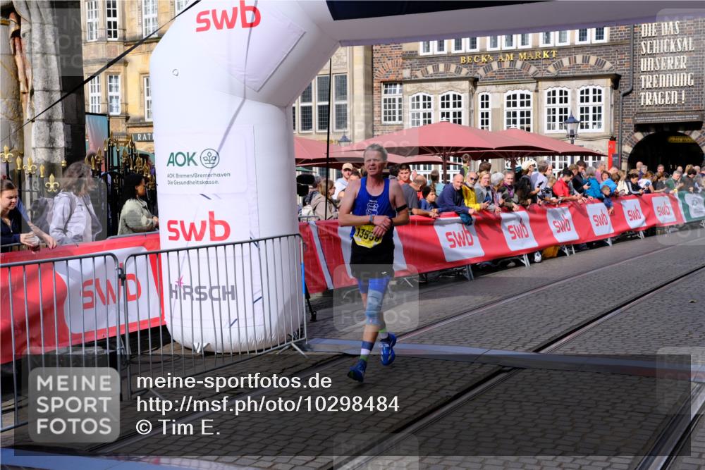 13.09.2026 - 21. swb-Marathon Bremen Tim E. http://msf.ph/oto/10298484 13.09.2026 10:35:59 Ziel 12289, 13558 meine-sportfotos.de