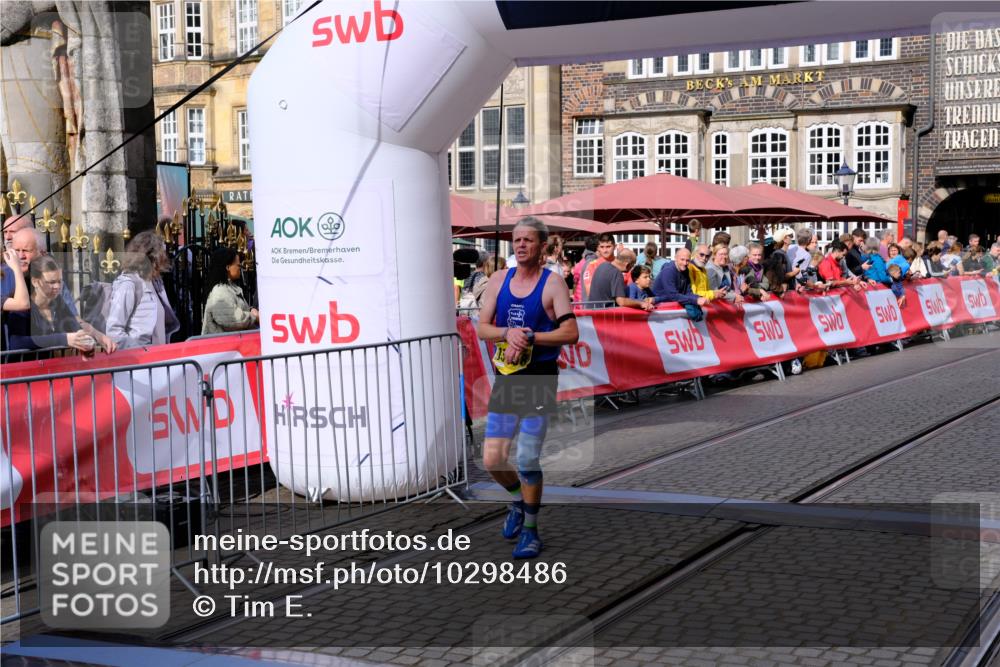 13.09.2026 - 21. swb-Marathon Bremen Tim E. http://msf.ph/oto/10298486 13.09.2026 10:36:00 Ziel 13558 meine-sportfotos.de