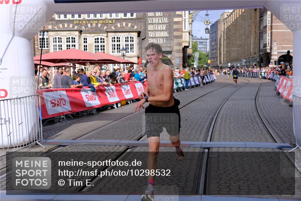 13.09.2026 - 21. swb-Marathon Bremen Tim E. http://msf.ph/oto/10298532 13.09.2026 10:36:26 Ziel 10244, 11067, 12324, 12513, 13534 meine-sportfotos.de