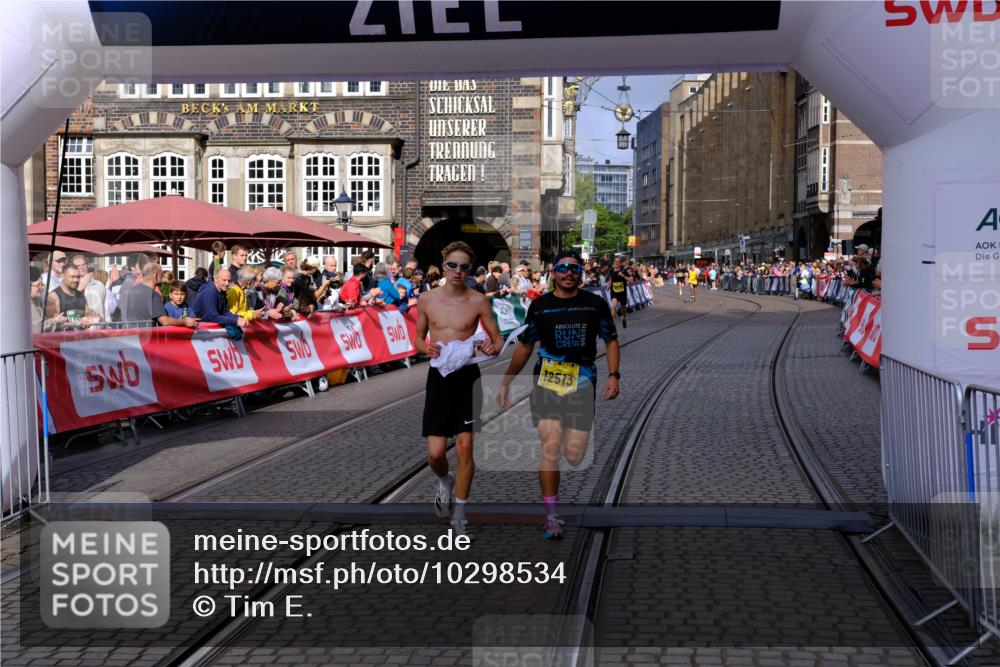 13.09.2026 - 21. swb-Marathon Bremen Tim E. http://msf.ph/oto/10298534 13.09.2026 10:36:34 Ziel 11067, 12324, 12513, 13575 meine-sportfotos.de