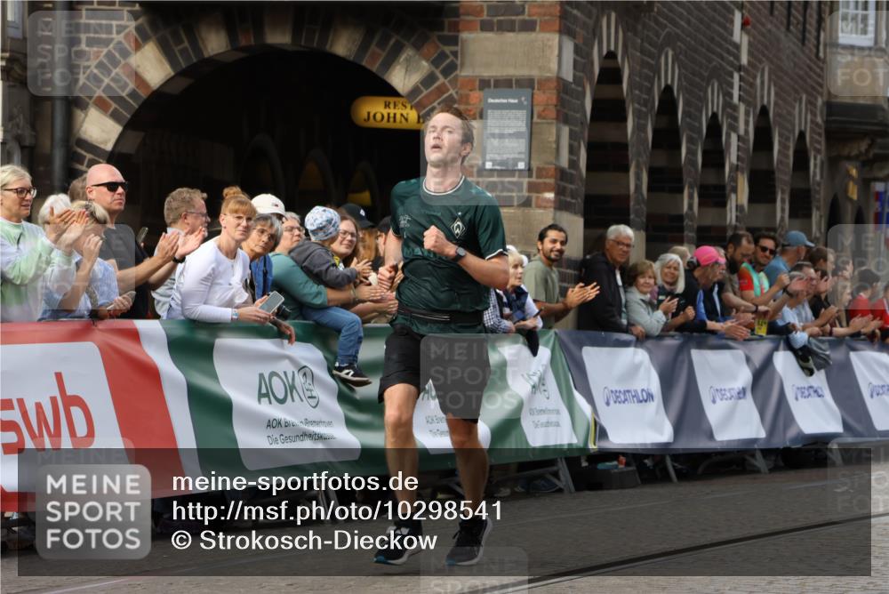 13.09.2026 - 21. swb-Marathon Bremen Strokosch-Dieckow http://msf.ph/oto/10298541 13.09.2026 12:44:06 Ziel 1567, 5212, 1313, 2044, 6507 meine-sportfotos.de
